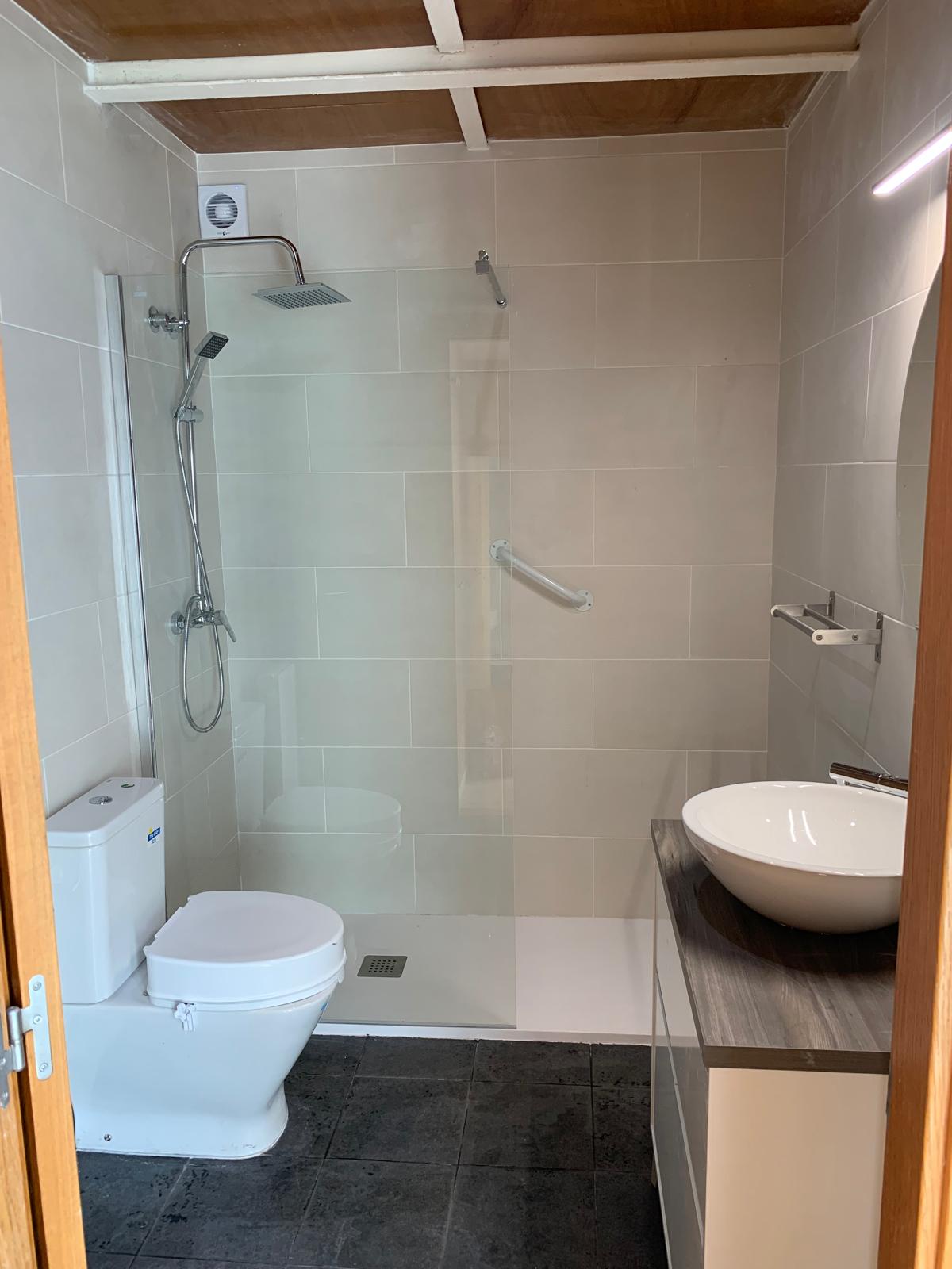 Reforma integral baño con ducha Barcelona - Reformes Bonilla